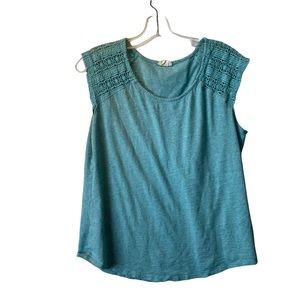 Short sleeve blue shirt